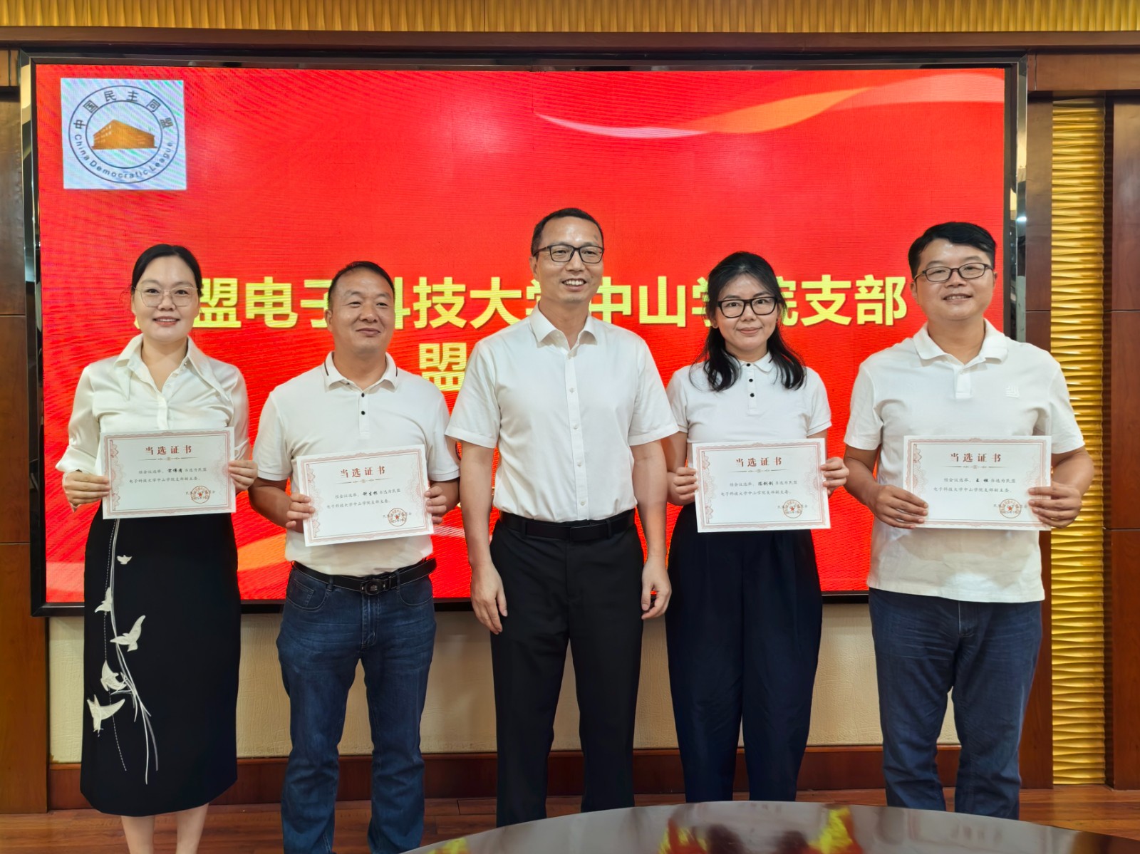 _cgi-bin_mmwebwx-bin_webwxgetmsgimg__&MsgID=679236