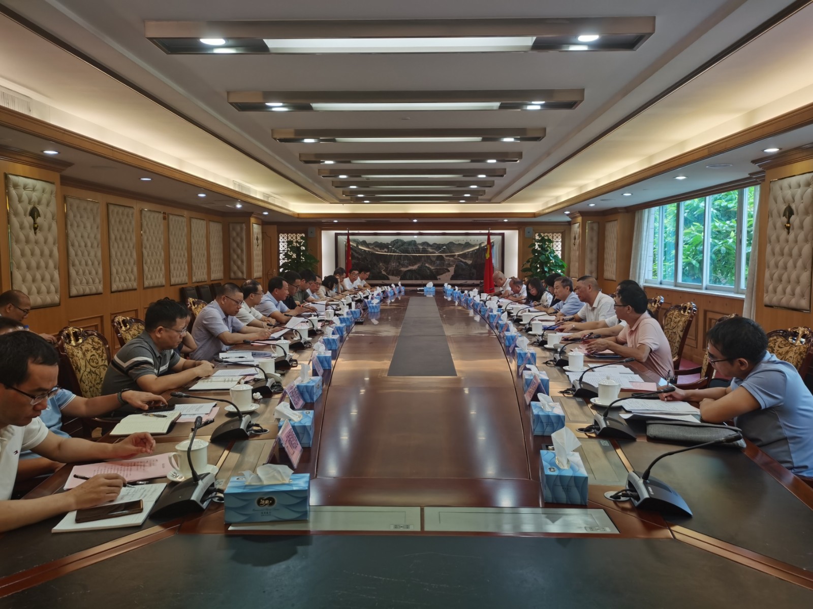 参加市领导督办的重点提案办理会.jpg